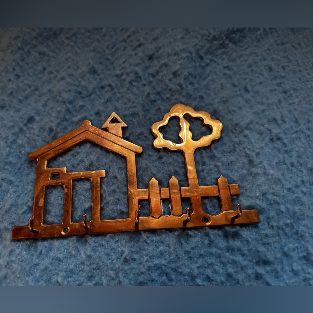 Cute Vintage Bronze House & Tree Wall Key Rack